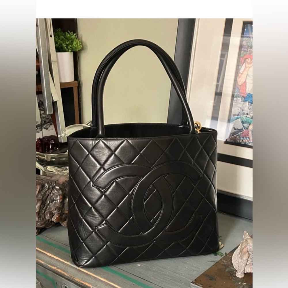 CHANEL Medallion Black Quilted Tote